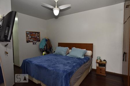 Casa de condomínio à venda com 230m², 4 quartos e 3 vagasSuíte