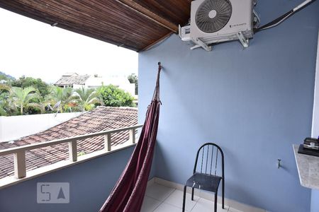 Casa de condomínio à venda com 230m², 4 quartos e 3 vagasVaranda da Suíte