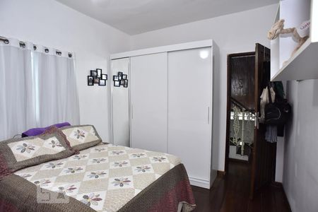 Casa de condomínio à venda com 230m², 4 quartos e 3 vagasQuarto 1