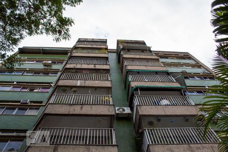 Apartamento à venda com 100m², 3 quartos e 1 vaga Apartamento à venda com 100m², 3 quartos e 1 vagaFachada