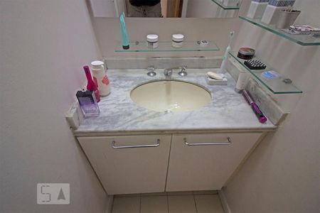 Apartamento à venda com 74m², 3 quartos e 2 vagas Apartamento à venda com 74m², 3 quartos e 2 vagasBanheiro