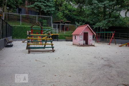 Apartamento à venda com 74m², 3 quartos e 2 vagas Apartamento à venda com 74m², 3 quartos e 2 vagasÁrea Comum - Playground