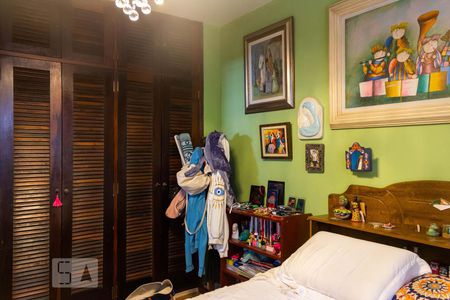 Casa à venda com 800m², 3 quartos e 2 vagas Casa à venda com 800m², 3 quartos e 2 vagasQuarto 1