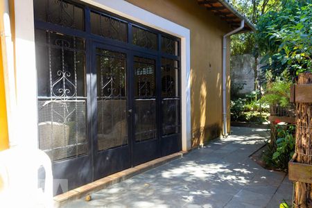 Casa à venda com 800m², 3 quartos e 2 vagas Casa à venda com 800m², 3 quartos e 2 vagasÁrea Externa