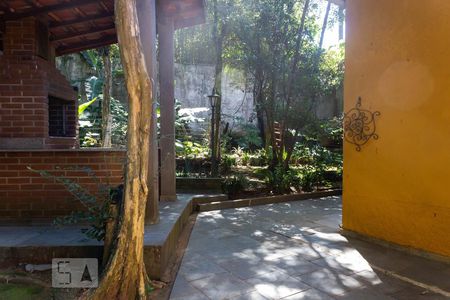 Casa à venda com 800m², 3 quartos e 2 vagas Casa à venda com 800m², 3 quartos e 2 vagasÁrea Externa