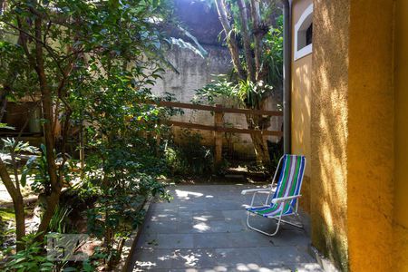 Casa à venda com 800m², 3 quartos e 2 vagas Casa à venda com 800m², 3 quartos e 2 vagasÁrea Externa