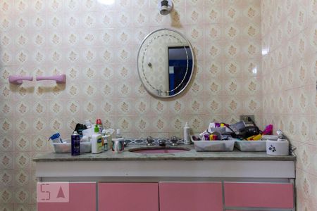 Casa à venda com 800m², 3 quartos e 2 vagas Casa à venda com 800m², 3 quartos e 2 vagasBanheiro Suíte