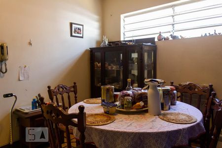 Casa à venda com 800m², 3 quartos e 2 vagas Casa à venda com 800m², 3 quartos e 2 vagasSala de Jantar