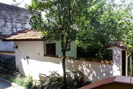 Casa à venda com 800m², 3 quartos e 2 vagas Casa à venda com 800m², 3 quartos e 2 vagasEdícula