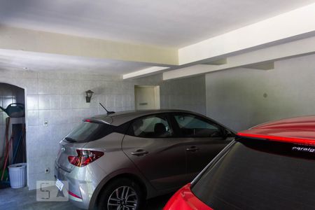Casa à venda com 800m², 3 quartos e 2 vagas Casa à venda com 800m², 3 quartos e 2 vagasGaragem