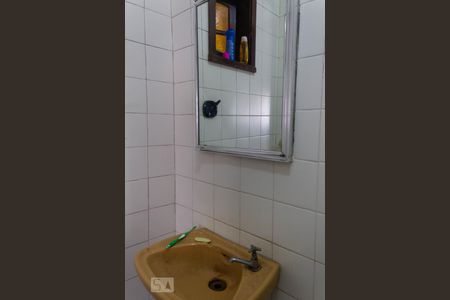 Casa à venda com 800m², 3 quartos e 2 vagas Casa à venda com 800m², 3 quartos e 2 vagasBanheiro de Serviço