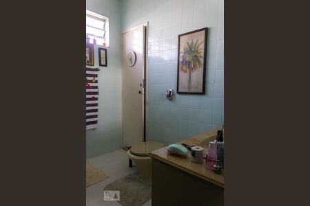 Casa à venda com 800m², 3 quartos e 2 vagas Casa à venda com 800m², 3 quartos e 2 vagasBanheiro