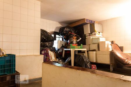 Casa à venda com 800m², 3 quartos e 2 vagas Casa à venda com 800m², 3 quartos e 2 vagasPorão