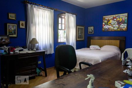 Casa à venda com 800m², 3 quartos e 2 vagas Casa à venda com 800m², 3 quartos e 2 vagasSuíte