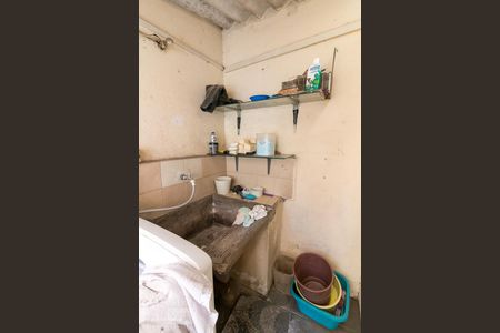 Casa à venda com 120m², 2 quartos e 2 vagasÁrea de serviço - tanque