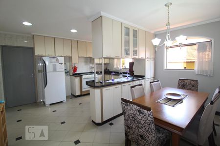 Casa à venda com 352m², 4 quartos e 5 vagasCozinha