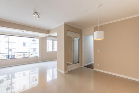 Sala de apartamento para alugar com 2 quartos, 84m² em Boa Vista, Porto Alegre