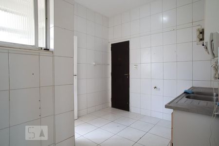 Apartamento à venda com 136m², 4 quartos e sem vagaCozinha