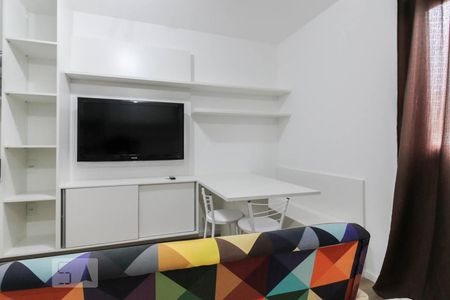 Sala de kitnet/studio para alugar com 1 quarto, 25m² em Indianópolis, São Paulo