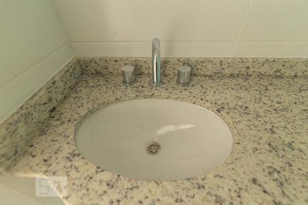 Apartamento para alugar com 197m², 3 quartos e 3 vagas Apartamento para alugar com 197m², 3 quartos e 3 vagasBanheiro da Suíte 1 - Pia