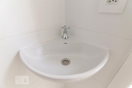 Apartamento para alugar com 197m², 3 quartos e 3 vagas Apartamento para alugar com 197m², 3 quartos e 3 vagasBanheiro de Serviço