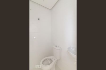Apartamento para alugar com 197m², 3 quartos e 3 vagas Apartamento para alugar com 197m², 3 quartos e 3 vagasBanheiro de Serviço