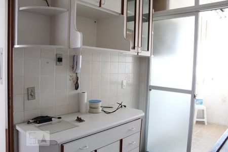 Apartamento à venda com 62m², 3 quartos e 2 vagasCozinha