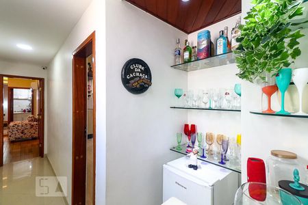 Apartamento à venda com 220m², 2 quartos e 2 vagasCorredor
