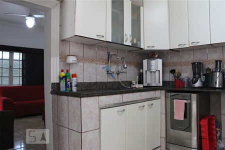 Casa de condomínio à venda com 300m², 5 quartos e 2 vagas Casa de condomínio à venda com 300m², 5 quartos e 2 vagasCozinha primeiro Piso