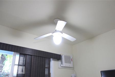 Casa de condomínio à venda com 300m², 5 quartos e 2 vagas Casa de condomínio à venda com 300m², 5 quartos e 2 vagasQuarto 1