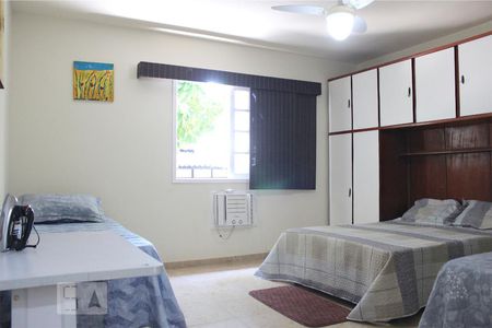 Casa de condomínio à venda com 300m², 5 quartos e 2 vagas Casa de condomínio à venda com 300m², 5 quartos e 2 vagasQuarto 2