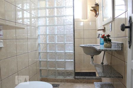 Casa de condomínio à venda com 300m², 5 quartos e 2 vagas Casa de condomínio à venda com 300m², 5 quartos e 2 vagasBanheiro Social