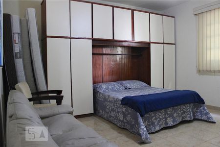 Casa de condomínio à venda com 300m², 5 quartos e 2 vagas Casa de condomínio à venda com 300m², 5 quartos e 2 vagasQuarto 3