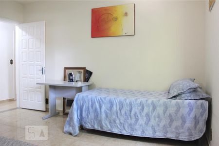 Casa de condomínio à venda com 300m², 5 quartos e 2 vagas Casa de condomínio à venda com 300m², 5 quartos e 2 vagasQuarto 2