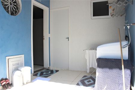 Casa de condomínio à venda com 300m², 5 quartos e 2 vagas Casa de condomínio à venda com 300m², 5 quartos e 2 vagasÁrea de Serviço