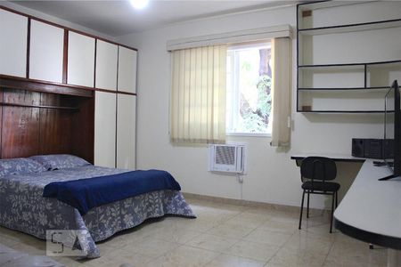 Casa de condomínio à venda com 300m², 5 quartos e 2 vagas Casa de condomínio à venda com 300m², 5 quartos e 2 vagasQuarto 3