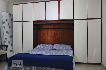 Casa de condomínio à venda com 300m², 5 quartos e 2 vagas Casa de condomínio à venda com 300m², 5 quartos e 2 vagasQuarto 3