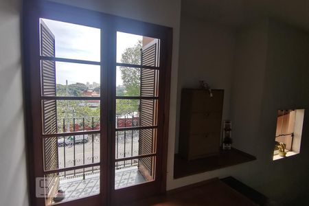 Casa à venda com 345m², 4 quartos e 4 vagas Casa à venda com 345m², 4 quartos e 4 vagasDetalhe