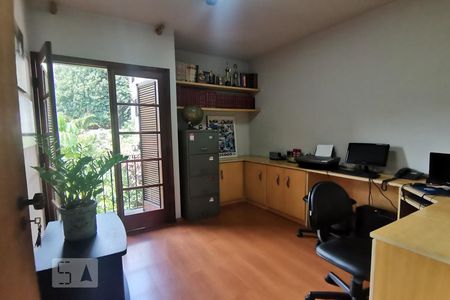 Casa à venda com 345m², 4 quartos e 4 vagas Casa à venda com 345m², 4 quartos e 4 vagasQuarto-3