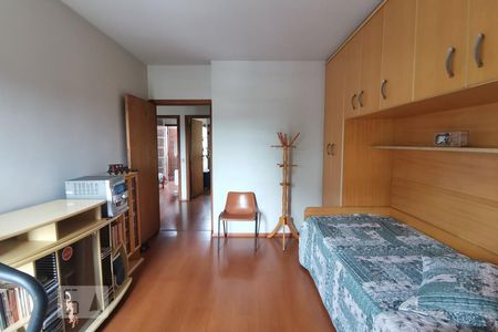 Casa à venda com 345m², 4 quartos e 4 vagas Casa à venda com 345m², 4 quartos e 4 vagasQuarto-4