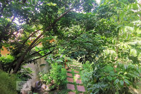 Casa à venda com 345m², 4 quartos e 4 vagas Casa à venda com 345m², 4 quartos e 4 vagasVista