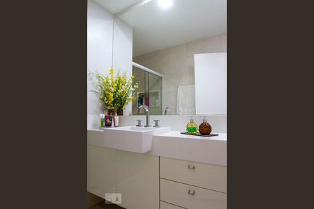 Apartamento à venda com 128m², 3 quartos e 1 vagaBanheiro do Quarto 3 - Suíte