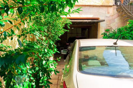 Casa à venda com 220m², 3 quartos e 2 vagas Casa à venda com 220m², 3 quartos e 2 vagasGaragem