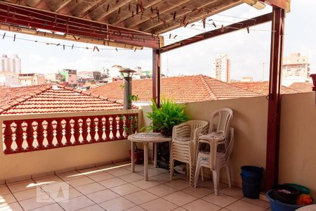 Casa à venda com 220m², 3 quartos e 2 vagas Casa à venda com 220m², 3 quartos e 2 vagasÁrea de Serviço