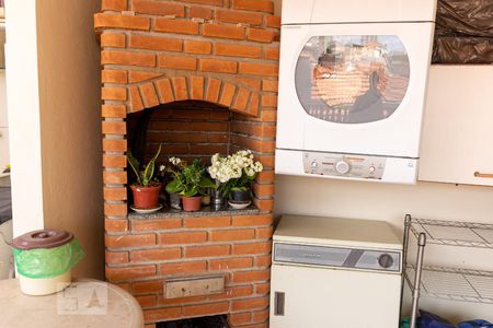 Casa à venda com 220m², 3 quartos e 2 vagas Casa à venda com 220m², 3 quartos e 2 vagasÁrea de Serviço