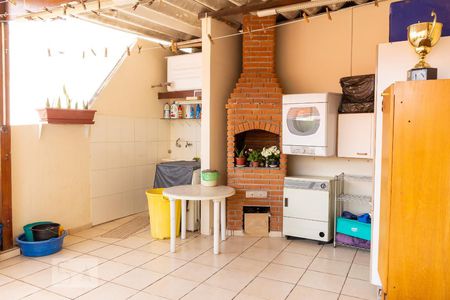 Casa à venda com 220m², 3 quartos e 2 vagas Casa à venda com 220m², 3 quartos e 2 vagasÁrea de Serviço