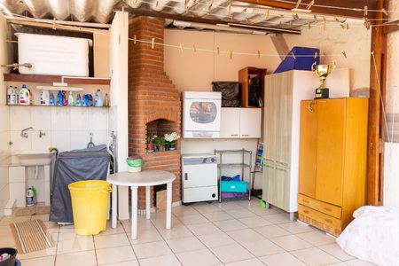 Casa à venda com 220m², 3 quartos e 2 vagas Casa à venda com 220m², 3 quartos e 2 vagasÁrea de Serviço