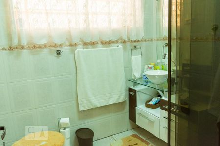 Casa à venda com 220m², 3 quartos e 2 vagas Casa à venda com 220m², 3 quartos e 2 vagasBanheiro Social