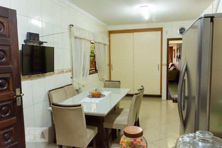 Casa à venda com 220m², 3 quartos e 2 vagas Casa à venda com 220m², 3 quartos e 2 vagasCozinha