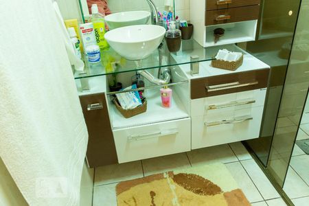 Casa à venda com 220m², 3 quartos e 2 vagas Casa à venda com 220m², 3 quartos e 2 vagasDetalhe do Banheiro Social